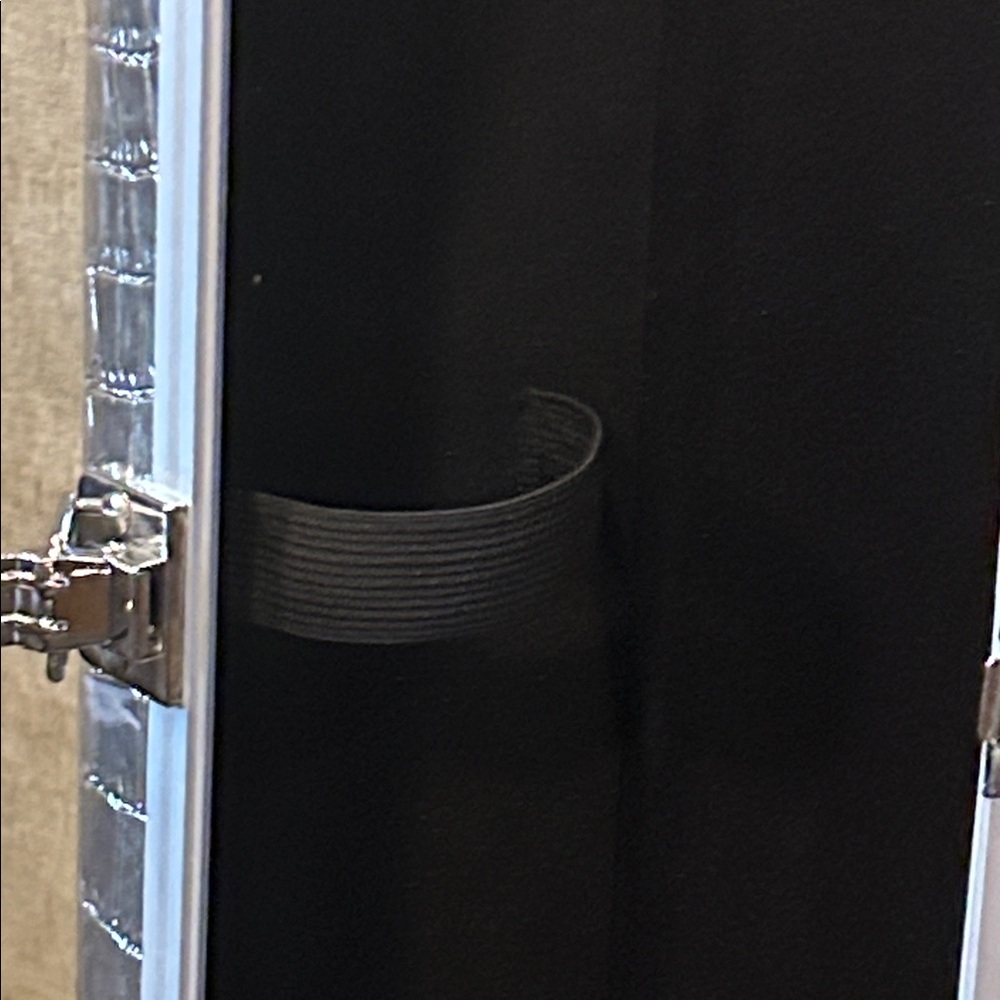 Silver Crocodile Pattern Wine Carrier - image 3